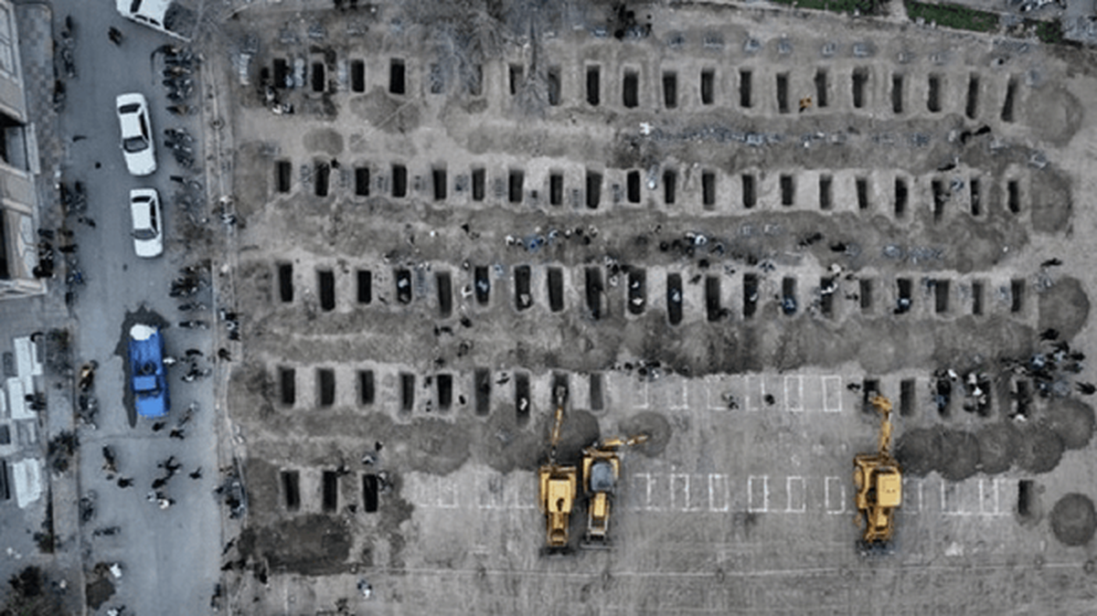 تصاویر| تشییع پیکر مطهر شهدای دبستان دخترانه میناب