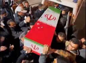 فیلم| لحظه ورود پیکر شهید علی لاریجانی به حرم مطهر حضرت معصومه