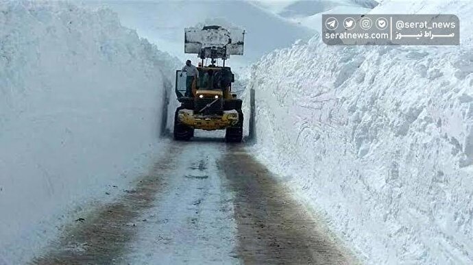 فیلم | تلاش‌ها برای یافتن پیکر کوهنوردان زیر ۱۰ متر برف