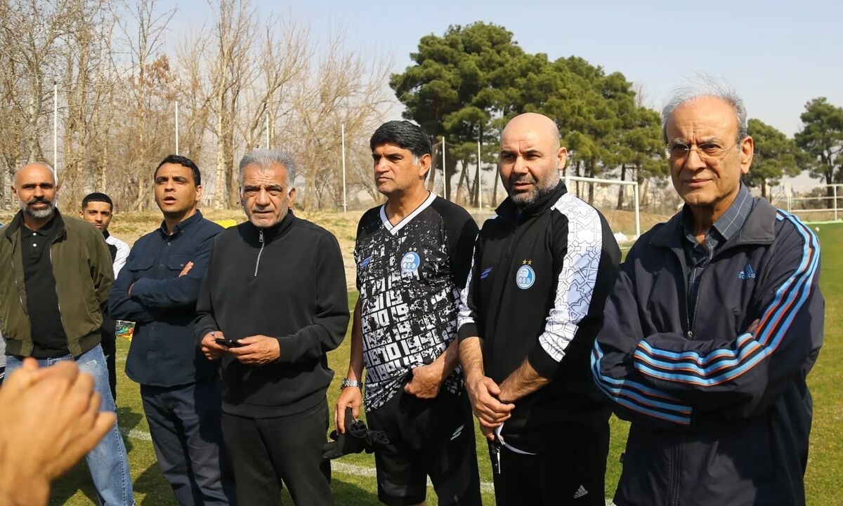 عکس | مدیر سازمان فوتبال استقلال، سهراب را تحویل گرفت!