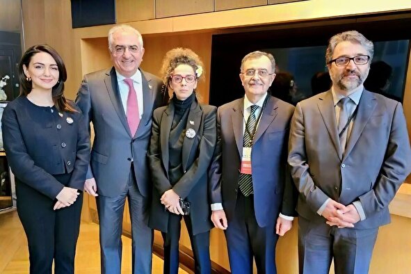 جنگ زرگری کُردهای تجزیه‌طلب و پسر شاه| چرا سلطنت‌طلبان خودشان یک پا تجزیه‌طلب‌اند؟