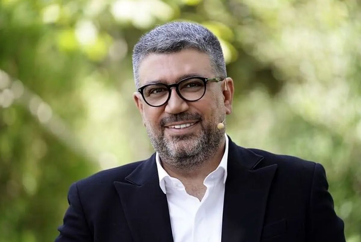 ماجرای علاقه عباس جمشیدی فر به منچ بازی کردن با پیرمردها در قهوه خانه