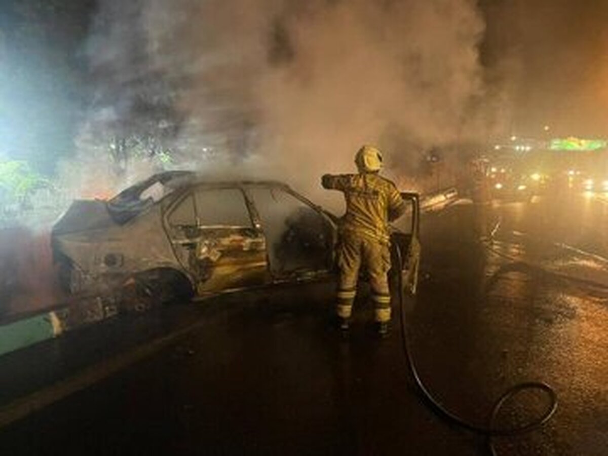 حریق خودروی سمند در این بزرگراه تهران