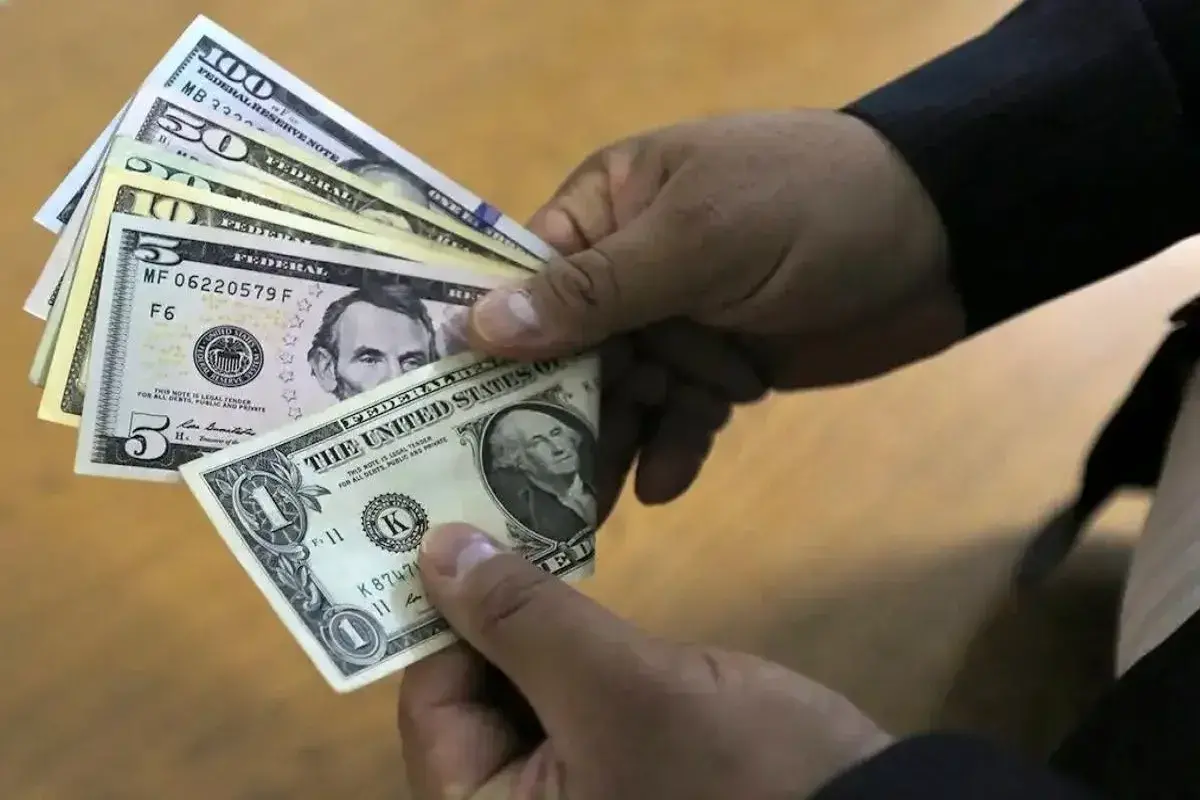 پیش بینی قیمت دلار ۱۲ خرداد ۱۴۰۴