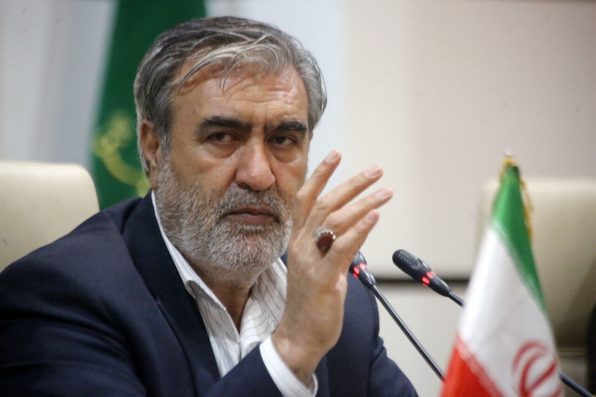 ایران به حق غنی‌سازی پایبند است