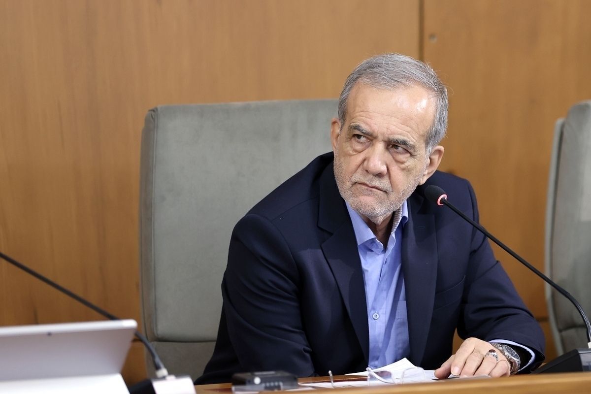 پادشاه عمان و پزشکیان با همدیگر گفت‌و‌گو کردند