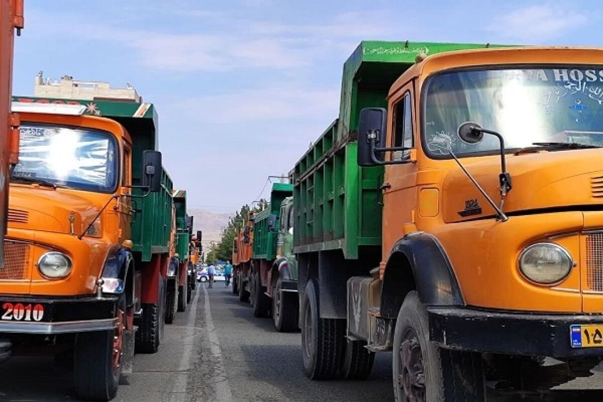 بازنگری در حق بیمه رانندگان کامیون در دستور کار قرار گرفت