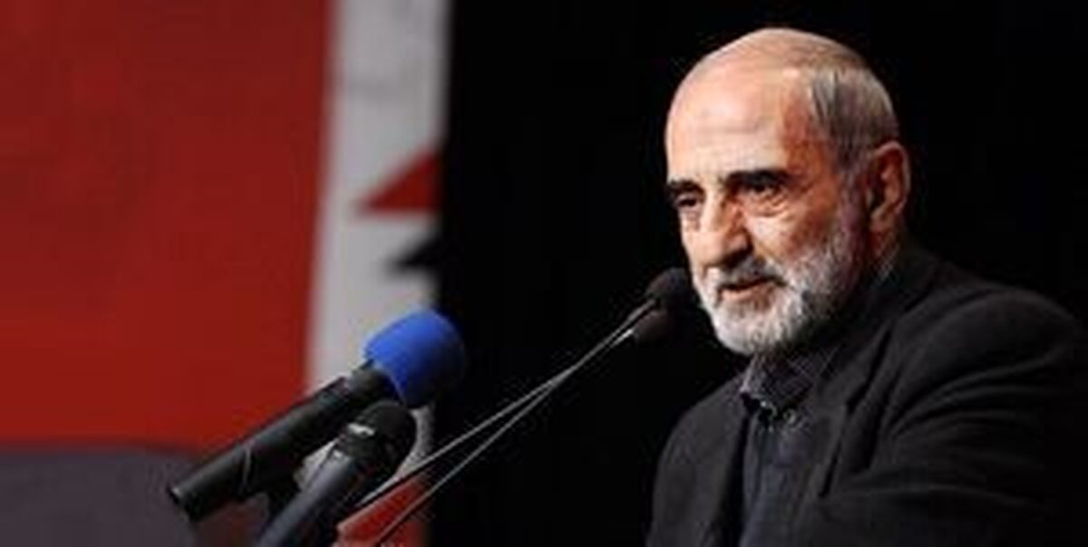 حسین شریعتمداری: مذاکره با آمریکا خیانت اگر نباشد، حماقت است!
