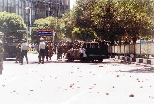 از احمد باطبی پیراهن خونین بر دست تا منوچهر محمدی که دانشجو نبود! از احمد باطبی پیراهن خونین بر دست تا منوچهر محمدی که دانشجو نبود!