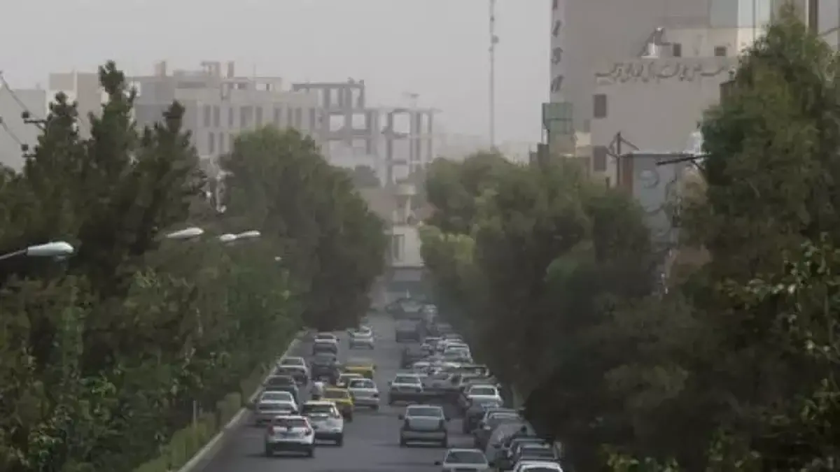 رگبار و وزش باد و گرد و خاک در تهران