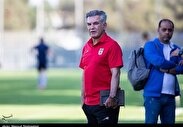 بدون نظر من بازیکن و ۸ وینگر گرفتند