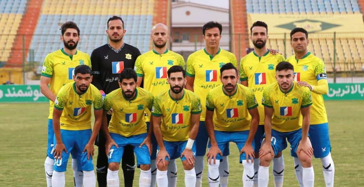 پیراهن نفت آبادان بر تن سینا قنبرپور