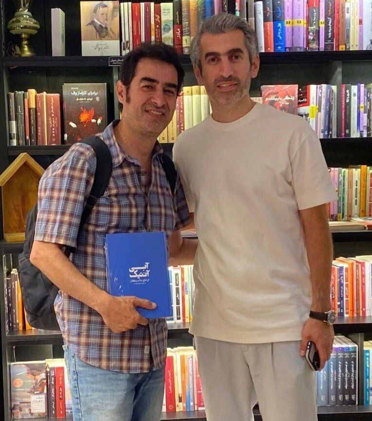 عکس/ شهاب حسینی در کتابفروشی ۸ شاکی