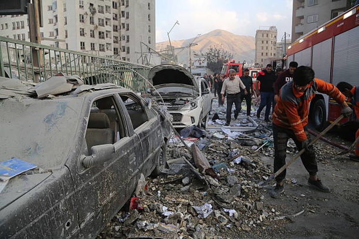 در خط مقدم بدون اسلحه؛  قهرمانانی با ماسک و کیف امداد