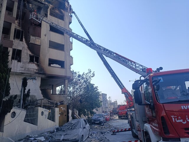 در خط مقدم بدون اسلحه؛  قهرمانانی با ماسک و کیف امداد