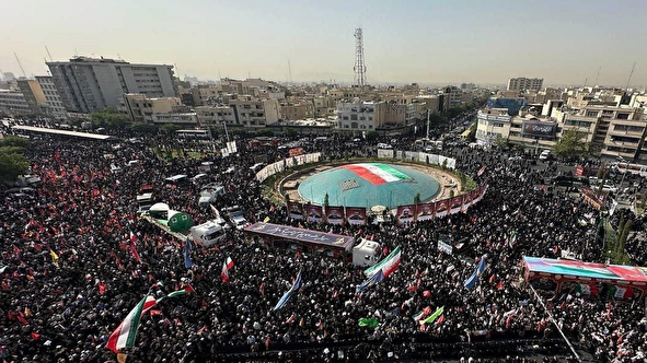 وداع مردم تهران با قهرمانان مقاومت