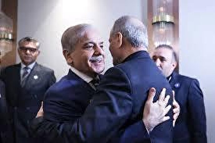 فیلم | شعرخوانی شهباز شریف از سعدی در حضور پزشکیان