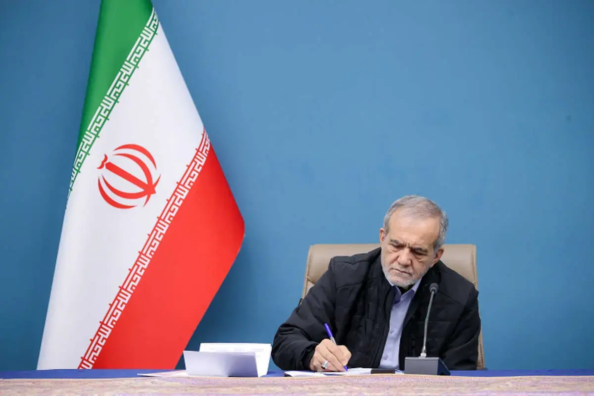 حکم جدید پزشکیان برای علی‌اکبر احمدیان