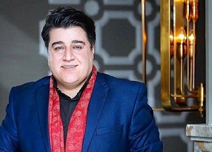 فیلم | گیر افتادن مهدی یغمایی خواننده در آسانسور!