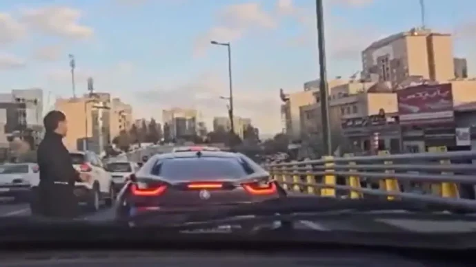 فیلم | ایجاد ترافیک با خودروهای مدل بالا در جادهای کشور