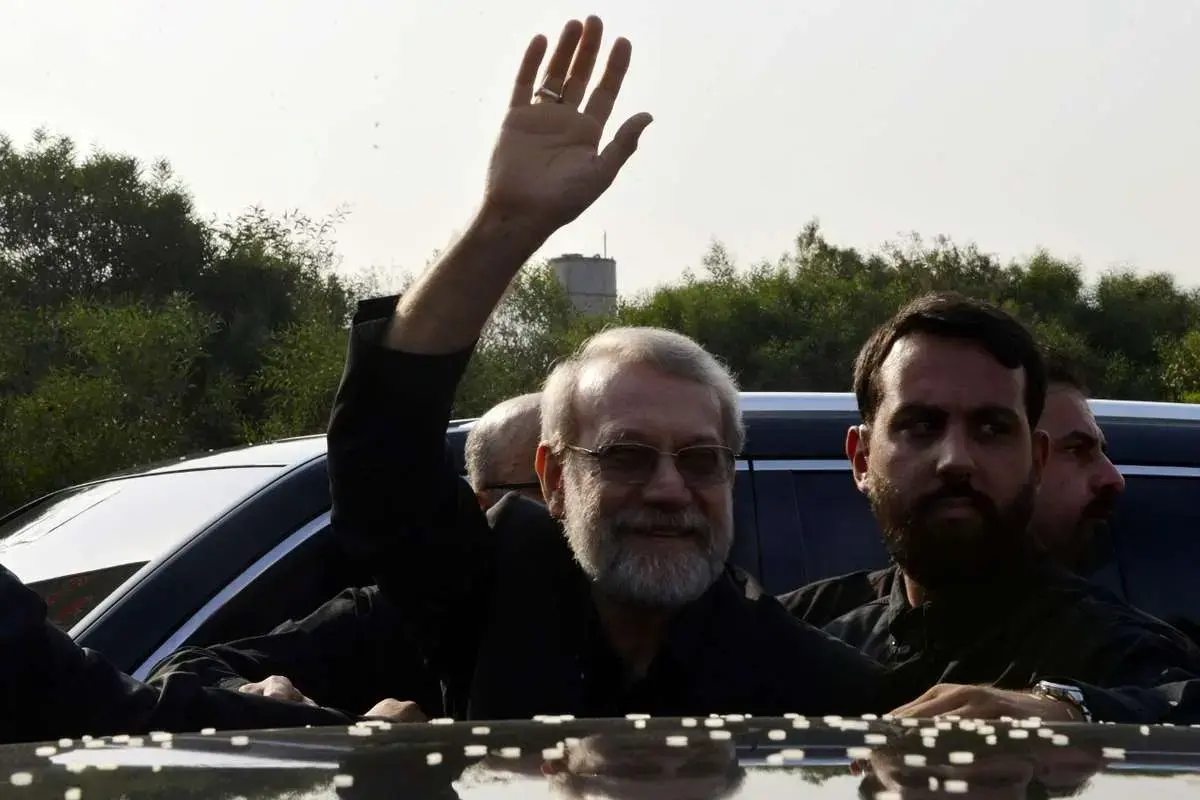 حواشی سفر مهم لاریجانی؛ از تغییر مسیر پرواز تا واکنش تند مقامات لبنانی