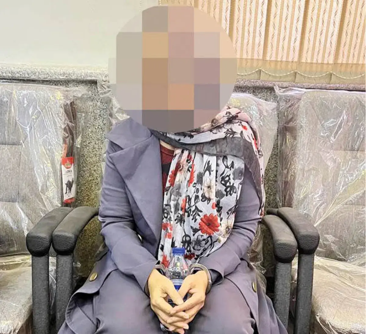 شوهرم با زنان غریبه گفت‌وگوی غیراخلاقی می‌کند