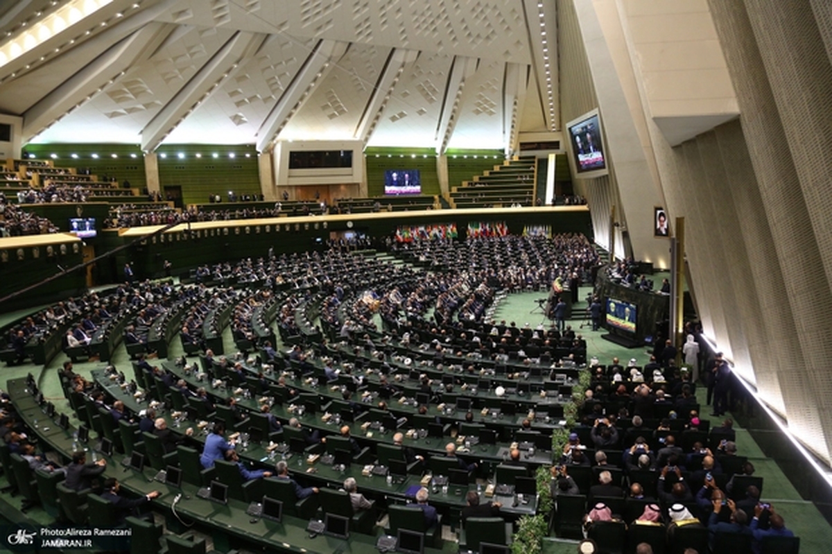 نامه جمعی از نمایندگان مجلس به پزشکیان درباره لایحه ی جنجالی
