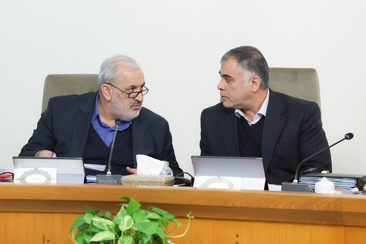 اظهارات دو پهلوی وزیر نفت درباره گران شدن قیمت بنزین