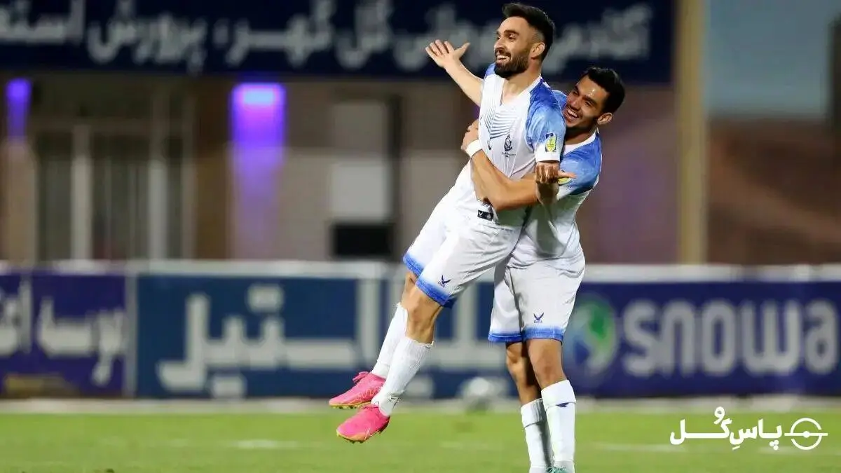 چراغ سبز جنجالی یک مهاجم به استقلال!