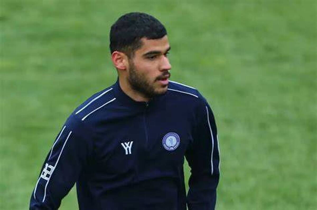 آزاد نبودم که پرسپولیس یا استقلال را انتخاب کنم