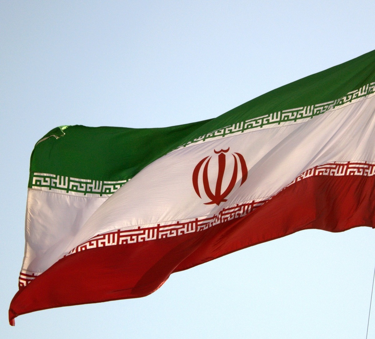 بی تاثیری فقدان شخصیت ها بر استحکام نظام اسلامی
