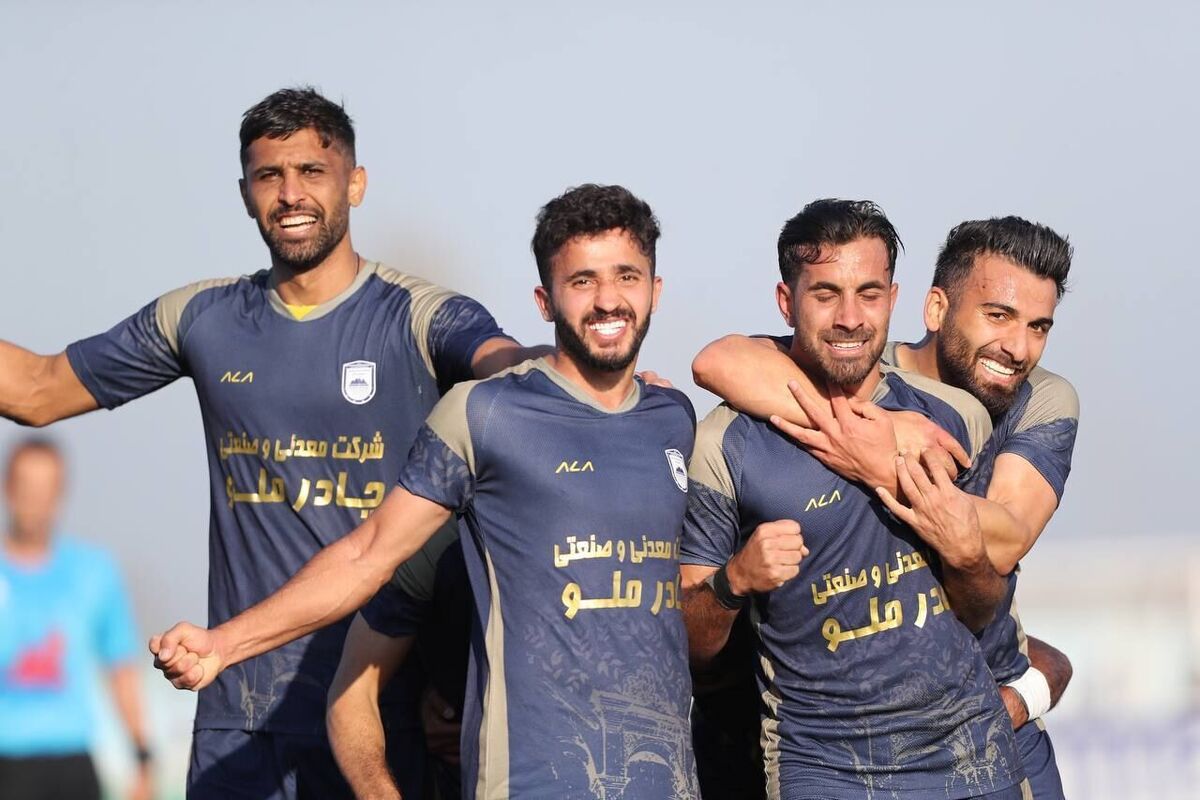 چادرملو و اولین میزبانی در پایتخت