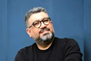 توضیحات رضا رشیدپور درباره عکس با عوامل «عشق ابدی»
