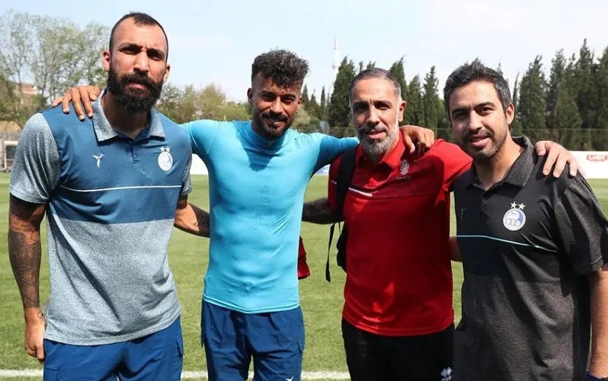 عکس از اشکان دژاگه و بازیکنان استقلال