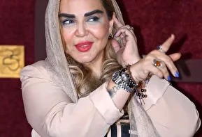فیلم | ژست‌های بهاره رهنما روی فرش قرمز جشنواره ۲۵