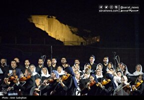 تصاویر |  ارکستر فیلارمونیک ارمنستان در مجموعه جهانی تخت جمشید