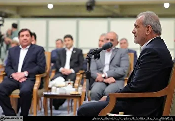 تصاویر | متن و حاشیه دیدار رئیس جمهور و وزیران با رهبر انقلاب