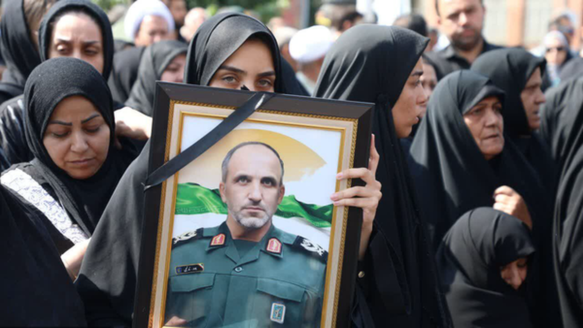 دختر شهید نارنجی: پدرم عاشق ایران بود |  به خدا قسم هیچ کجا مانند وطن نمی‌شود