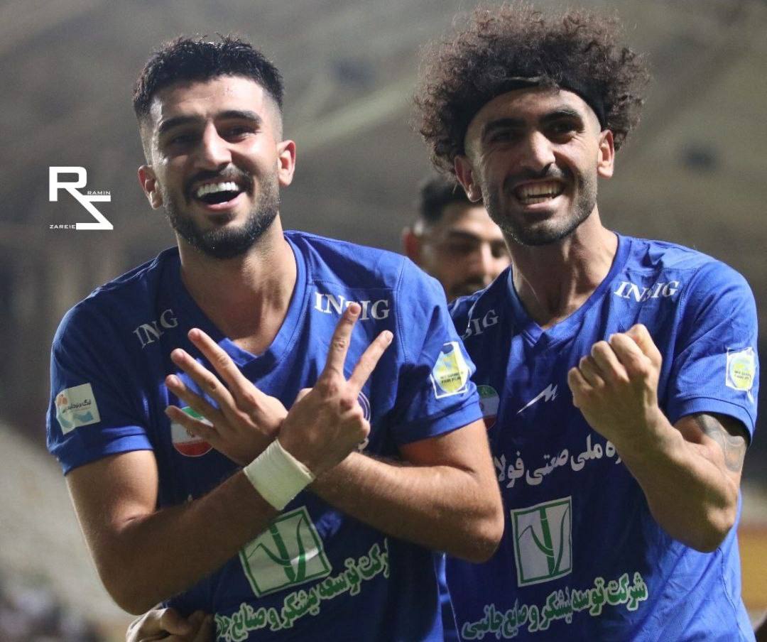 عکس | کری‌خوانی‌های پشت سر هم ستاره پرسپولیسی استقلال خوزستان برای استقلال