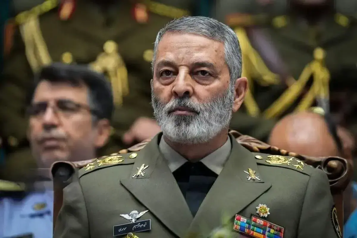 رئیس ستادکل نیروهای مسلح: دیپلماسی و مذاکره بهترین روش برای حل مشکلات است