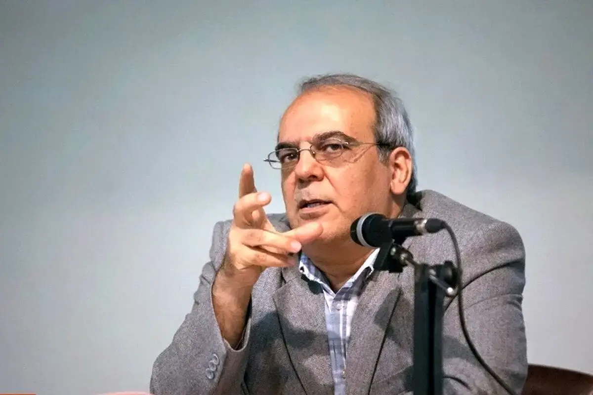 عباس عبدی: کشور را از دست تندروها خارج کنید
