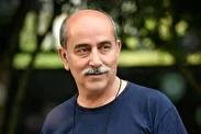 حمله پسر فلاحتگر به منوچهر هادی