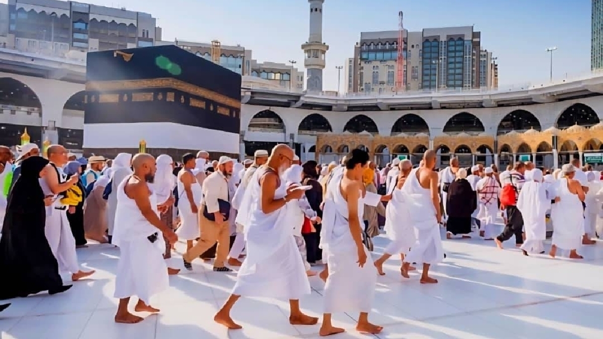 دارندگان فیش عمره اقدام نمایند
