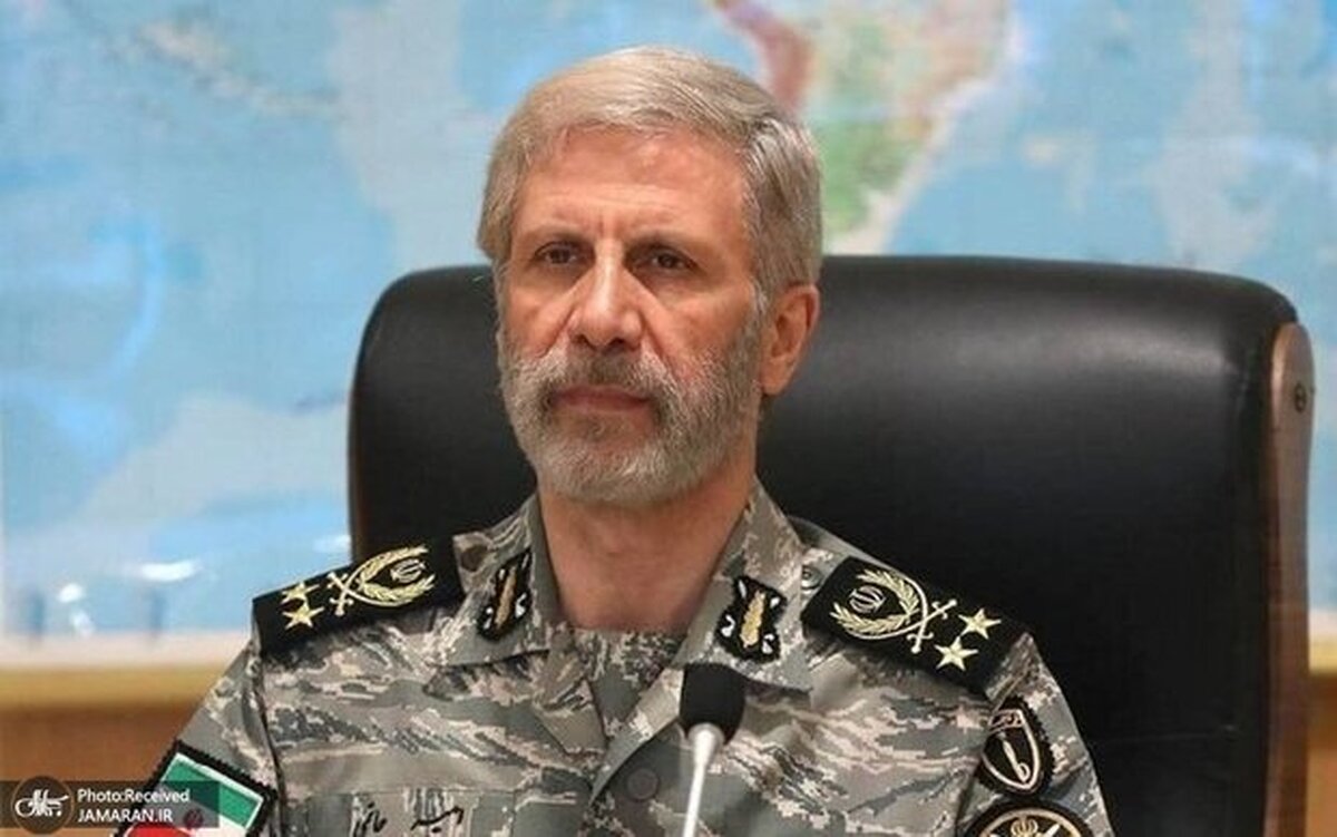 فرمانده کل ارتش: راهی جز قوی و مقتدر شدن نداریم