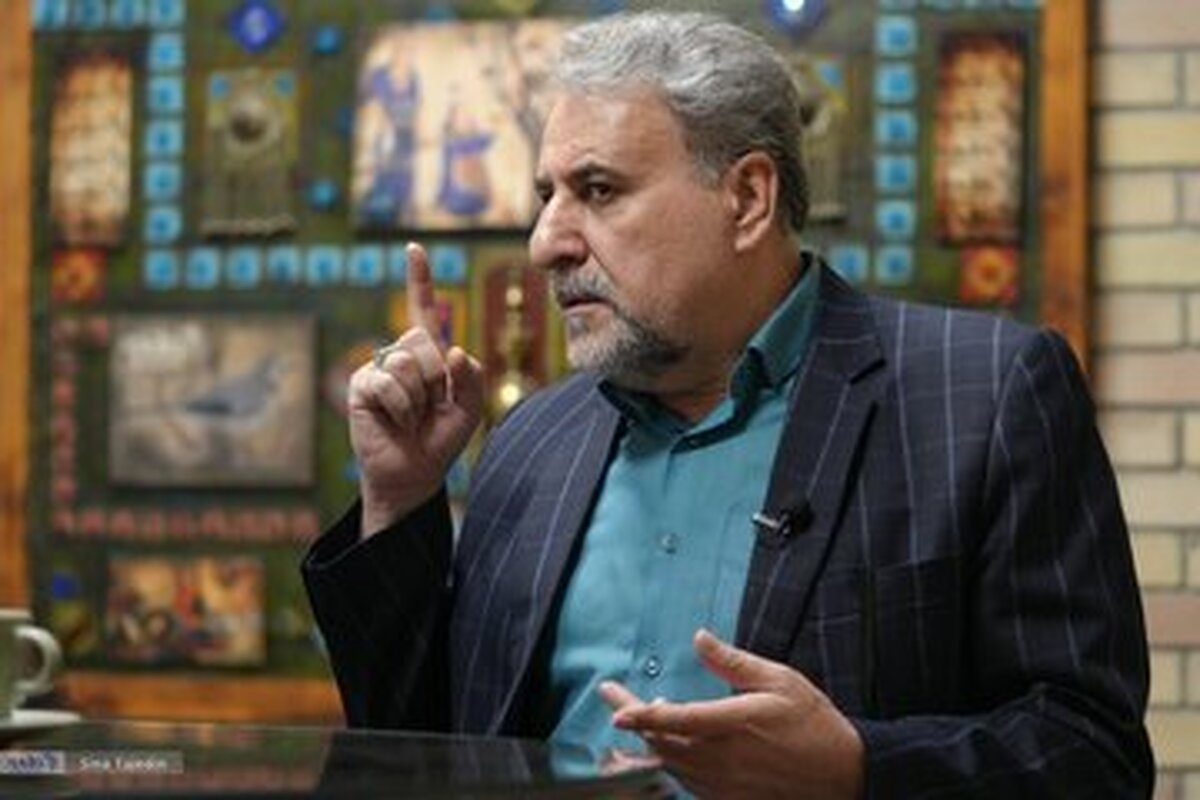 انتقاد فلاحت پیشه از شعارهای خروج از NPT، بستن تنگه هرمز و ساخت بمب اتم