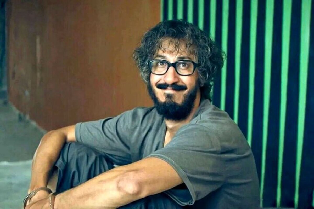 مرد عینکی صدرنشین سینما شد