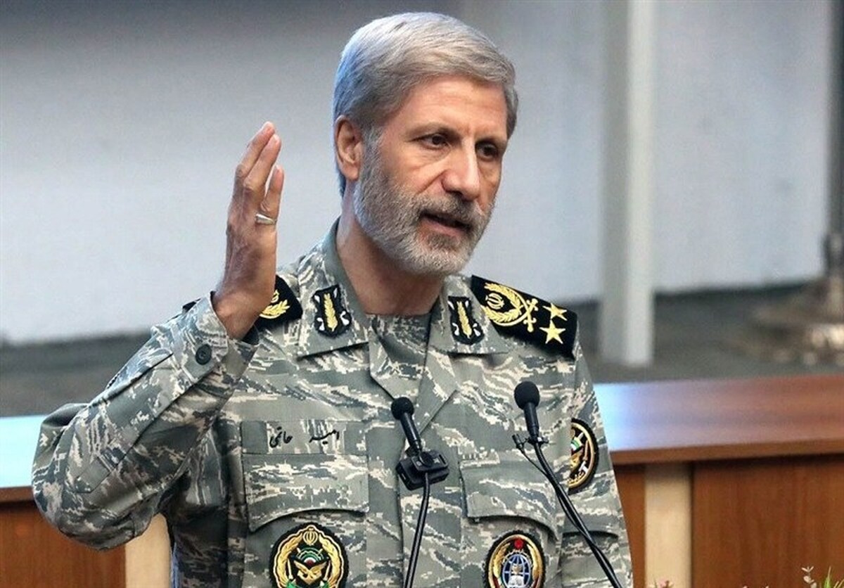 فرمانده ارتش: ملت با نهایت توان برای پیروزی می‌جنگد