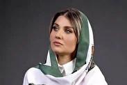 عکس| گلوریا هاردی با چادر در حرم امام رضا