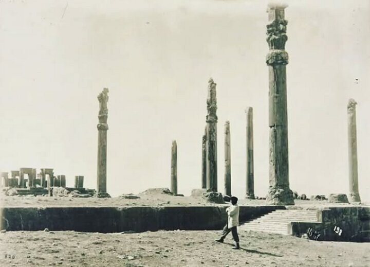 حضور ۳ زن انگلیسی و آمریکایی در تخت‌جمشید خبرساز شد + عکس