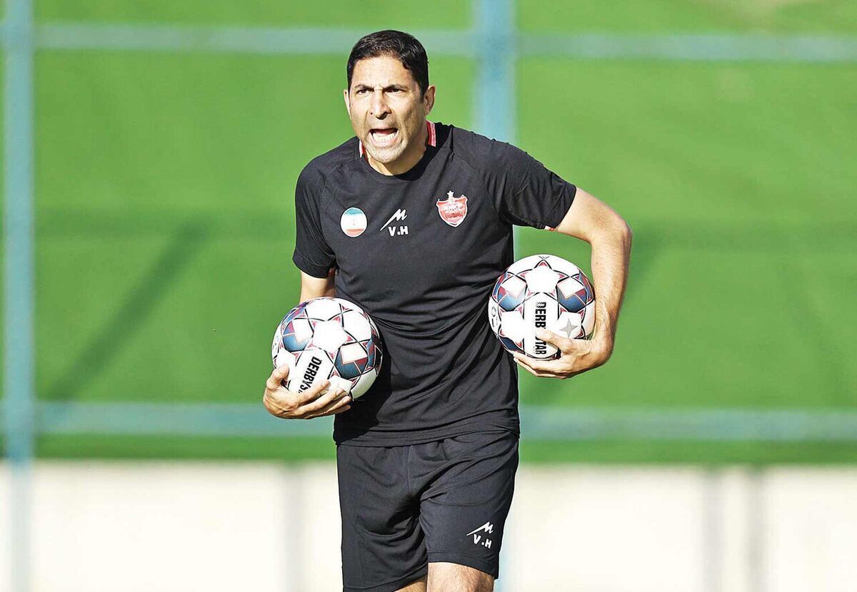 وحید هاشمیان بدون رقیب سرمربی پرسپولیس ماند